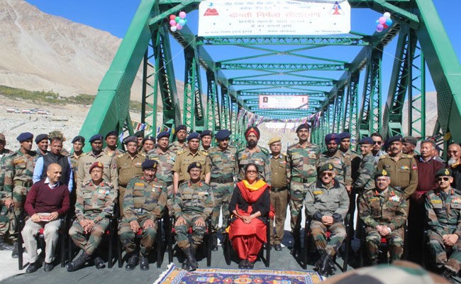 Country Celebrates Dussehra; Rajnath, Sitharaman Join Troops