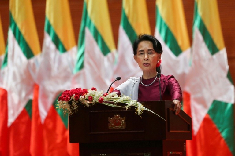 Suu Kyi Faces Mounting World Anger Over Rohingya