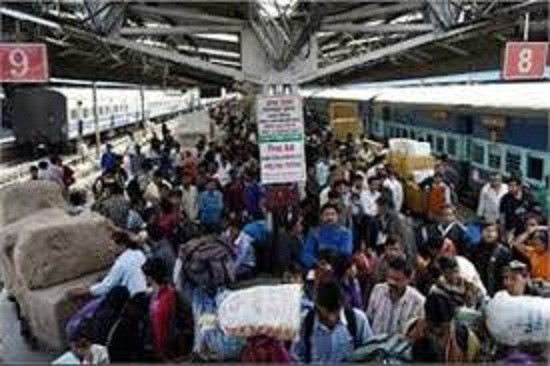 6 lc people descended on New Delhi stn per day this festive season: Railways