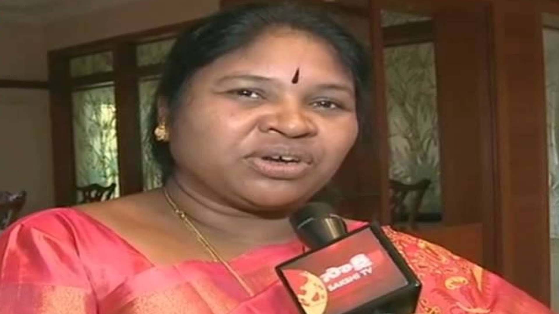 YSRCP Paderu MLA Giddi Eswari Joins TDP