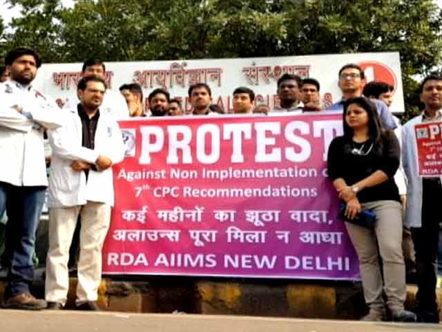 AIIMS Doctors Protest Against Salary Slash