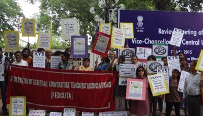 DU Teachers Stage Protest Outside VC’s Office