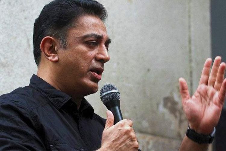 Deepika Gets Kamal Hassan Support Against Threat To Her Head