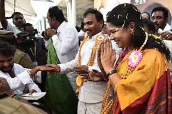 Acquitted in 2G case, Kanimozhi, A Raja get grand welcome on homecoming