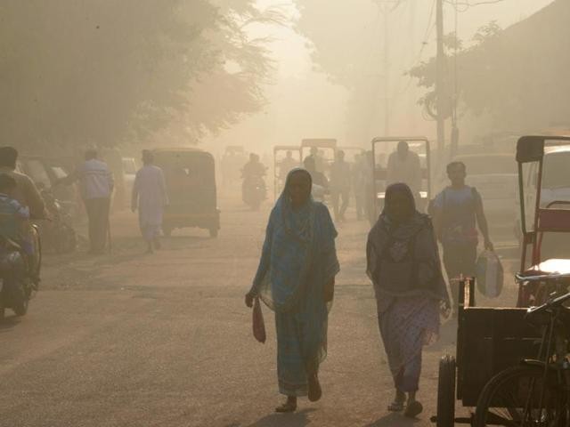 Smog Hits Visibility In Delhi, Temp 8.3 Deg C