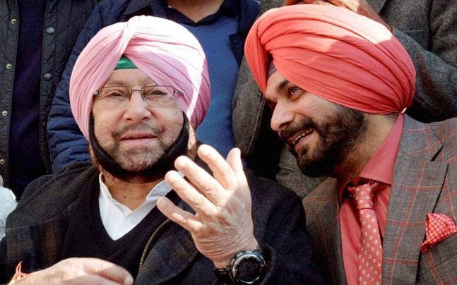 In Amarinder vs Sidhu, Cong Leaders Put Up Posters Across Ludhiana to Show Whose Side They're on