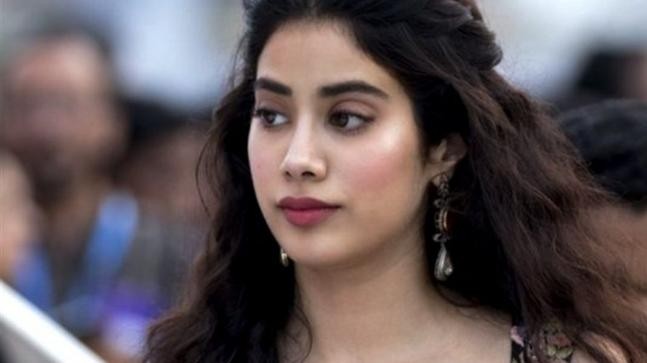 Rumour Has It: Insecure of Sara Ali Khan's growing popularity, Boney Kapoor blasts Janhvi's PR Team