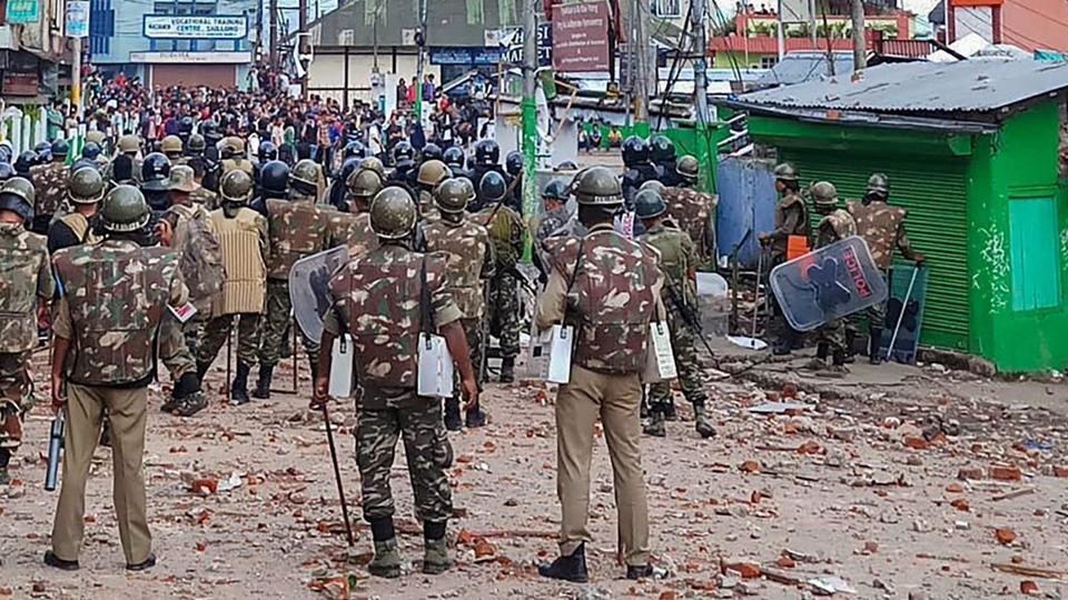 Amid continuing violence curfew extends in Shillong