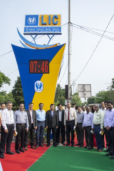 LIC’s ZONAL MANAGER SRI T.C.SUSEEL KUMAR, UNVEILS LIC’s DIAMOND JUBILEE PYLON AT HYDERABAD