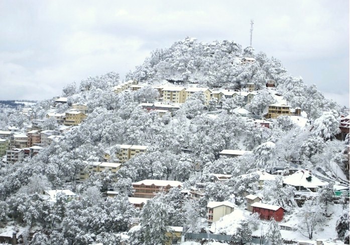 Shimla residents ask tourists to stay away as water crisis worsens 