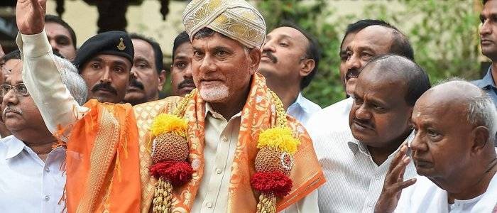 ‘2019 Will See Repeat of 1996’: Chandrababu Naidu Meets Deve Gowda, Kumaraswamy to Stitch Anti-BJP Alliance