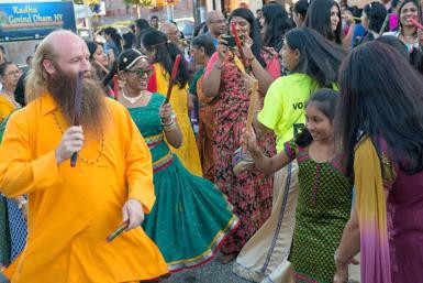 Garba pics of NYPD cops shared by Anand Mahindra goes viral