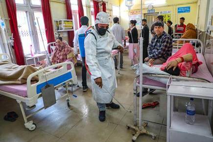 Covid-19: 25 rail staff quarantined in Moradabad, Bareilly