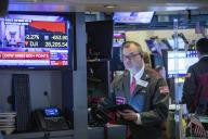 US stocks roar back, Dow sees biggest ever one-day gain