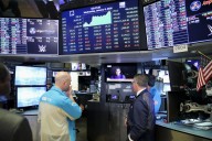 US stocks end higher as tech shares lead