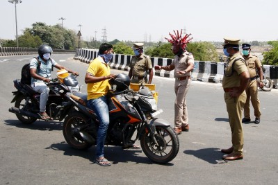 Roads go deserted as night curfew comes into force in Telangana