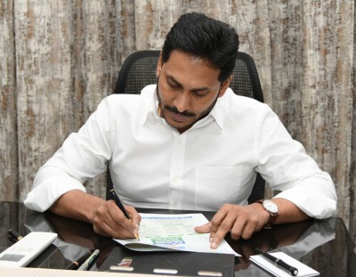 Jagan calls for completing pending irrigation works before monsoon