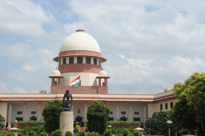 SC seeks Steel Ministry's stand on plea against export ban on iron ore from Karnataka