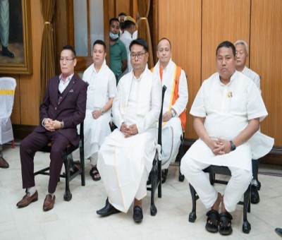 Manipur CM expands cabinet, inducts 6 more ministers