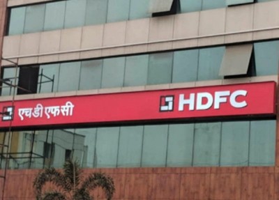 Shares of HDFC twins on a downtrend since announcement of merger