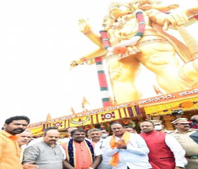 Bommai unveils 161 feet tall Anjaneya Statue in K'taka