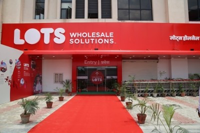 LOTS Wholesale does retail sales, violating FDI rules: CAIT