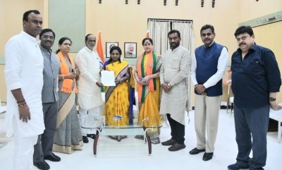 Telangana BJP seeks Guv's intervention after its padyatra is stopped