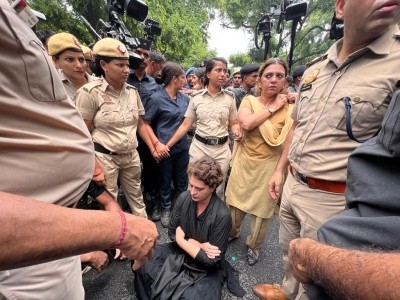 Cong's protest march to PM's residence foiled, Priyanka detained