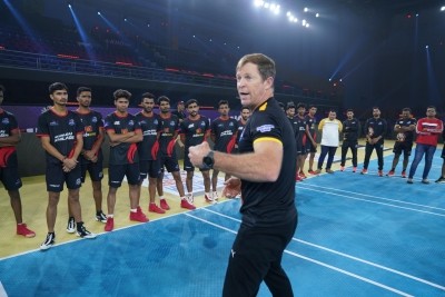 Mumbai Khiladis get diving tips from cricket legend Jonty Rhodes