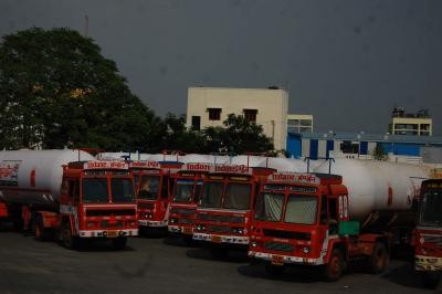 Racket stealing oil from Indian Oil tankers busted in Delhi