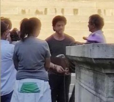 SRK's pix from 'Dunki' set in Budapest goes viral