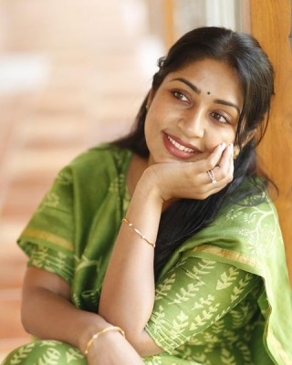 Navya Nair lavishes praise on unit of 'Nna Thaan Case Kodu'