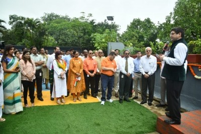 Essar's Prashant Ruia takes pledge to lead the movement of Clean and Green India