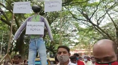 Massive protest in K'taka demanding justice for Tumakuru rape victim