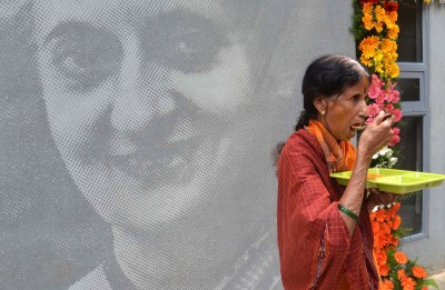 Will blacken BJP leaders' names if Indira canteens renamed: Cong