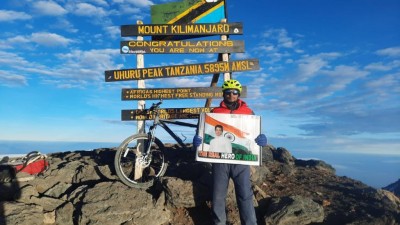 Cyclist reaches top of Kilimanjaro, unveils Sonu Sood poster