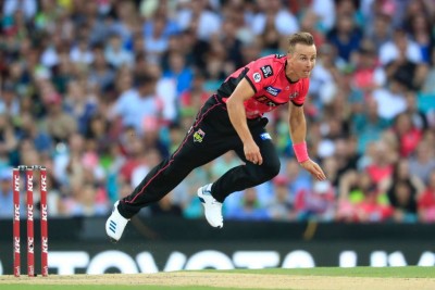 England pacer Curran ruled out of remainder of Sydney's campaign in BBL