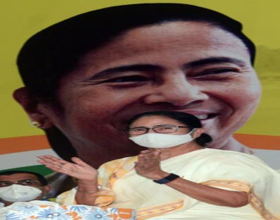 Congress 'forming relationship' with BJP: Mamata