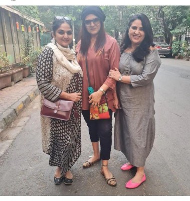 Nilu Kohli enjoys day out with co-actors Usha Bachani, Indira Krishnan