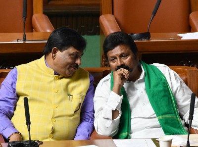 K'taka minister suspends 2 'corrupt' officials