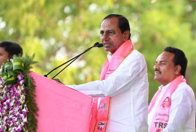 PM, CMs greet KCR on 67th birthday