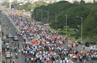 Massive show of strength by Andhra employees ahead of strike