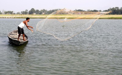 BSF apprehends 6 Pakistani fishermen in Gujarat's Bhuj