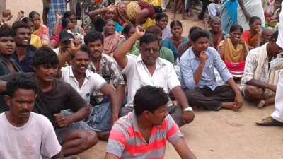 Thousands of Andhra employees gather in Vijayawada for protest