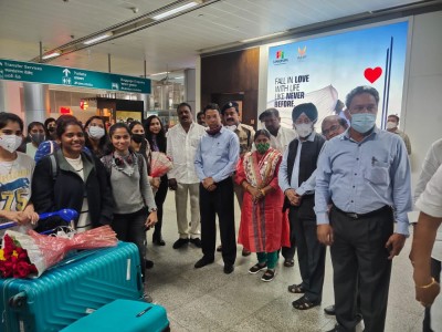 First batch of 15 T'gana students from Ukraine reach Hyderabad