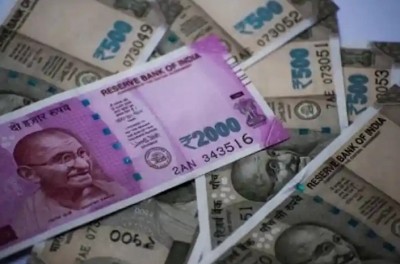 RBI should internationalise Indian Rupee, says SBI