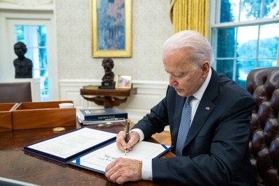 Biden signs executive order on abortion rights challenging state laws