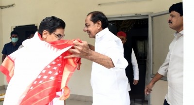 KCR, Akhilesh deliberate on 'national politics', other issues