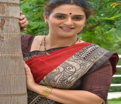 Actress Pavithra Lokesh lodges complaint against stalking