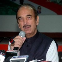 Azad and Congress make peace, attends meet on J&K